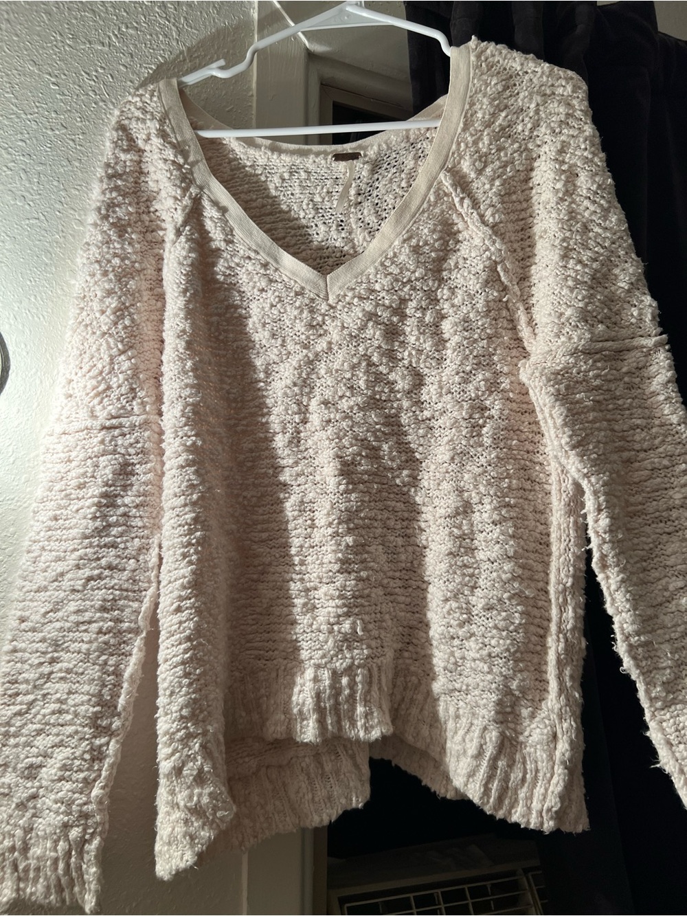 Free people cozy cute sweater size XS can fit up to large very roomy